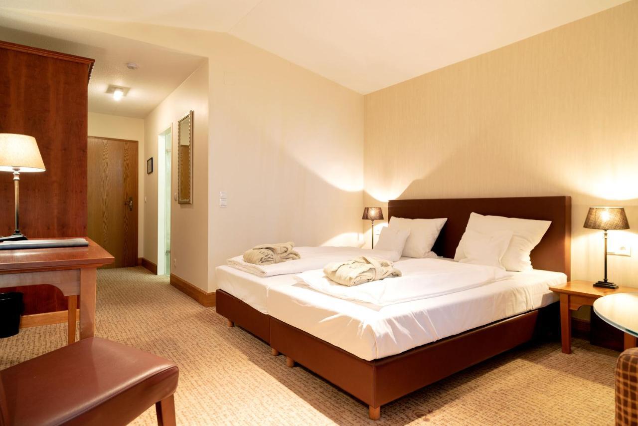 Waldhotel Tannenhaeuschen Wesel  Exterior photo